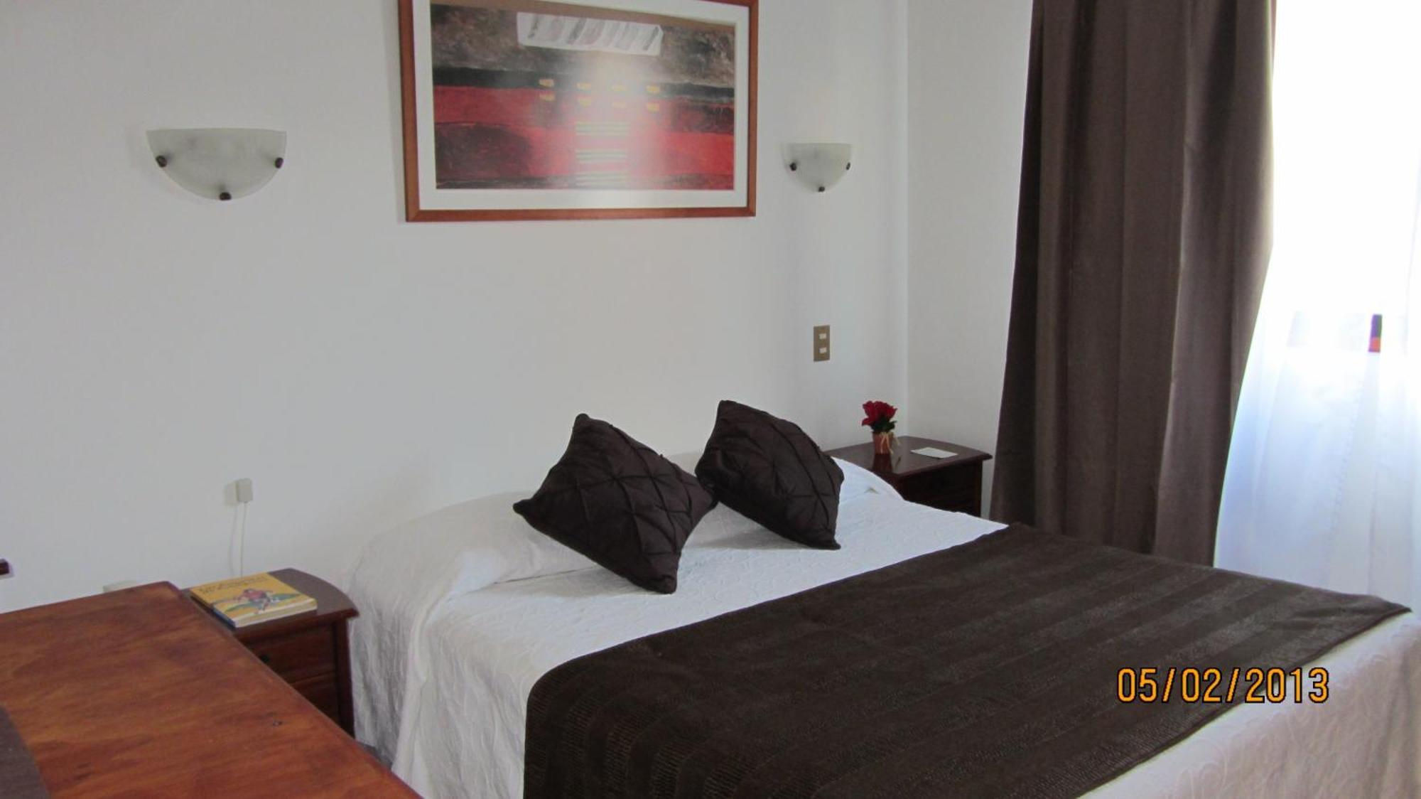 Hotel Real ลินาเรส ภายนอก รูปภาพ